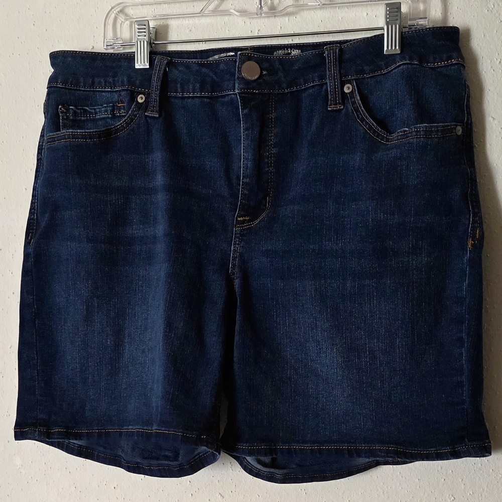Seven7 Dark Blue Denim Women's Shorts - 7" Inseam (Sz. 14)
